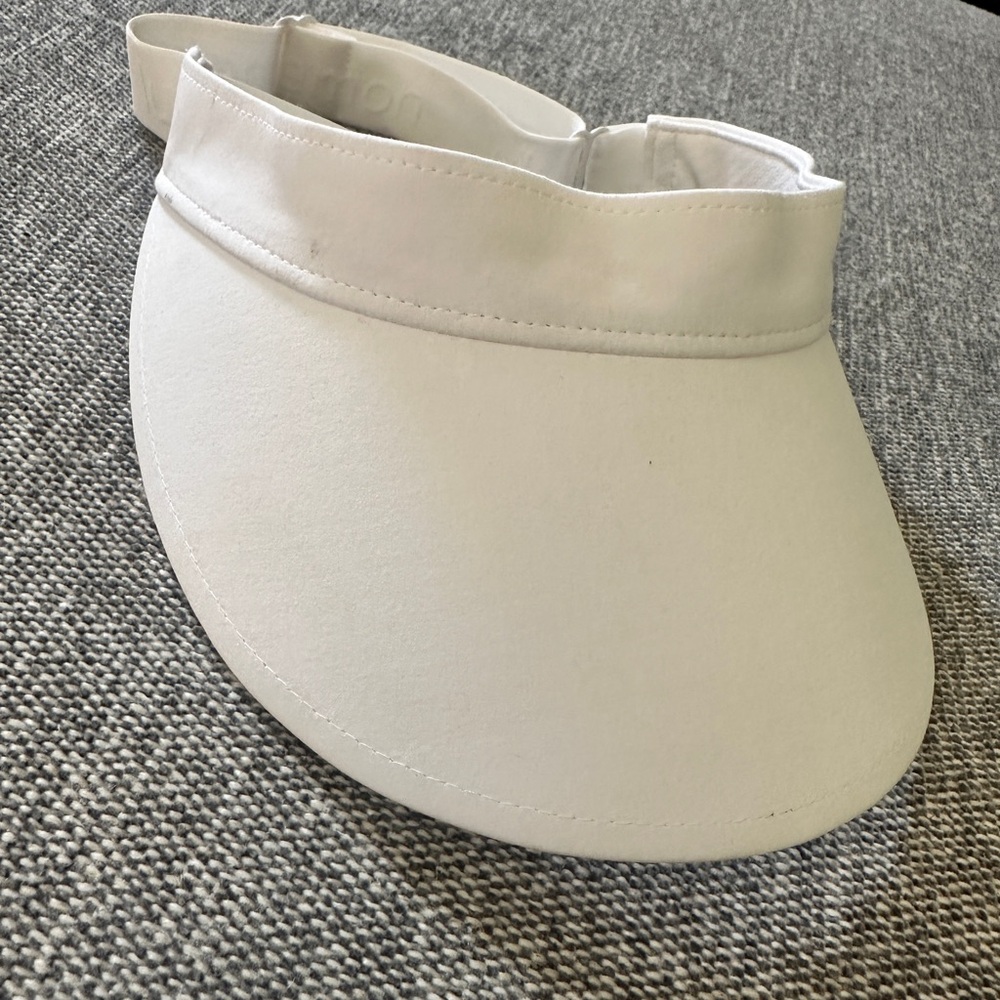 Lululemon visor - perfect condition $25